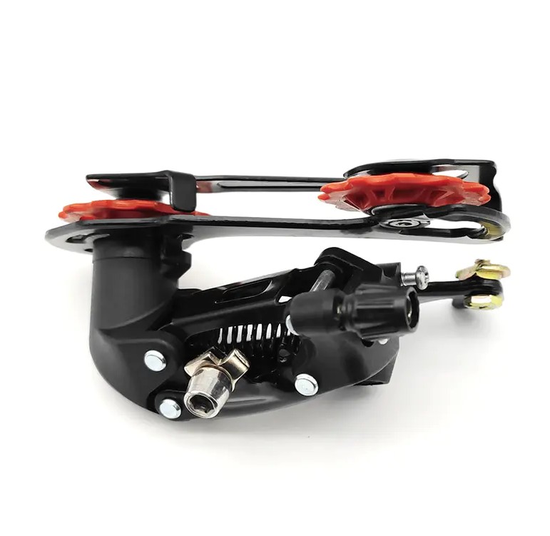 Apa fungsi utama dari derailleur belakang sepeda?